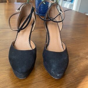 HM size 10 platforms